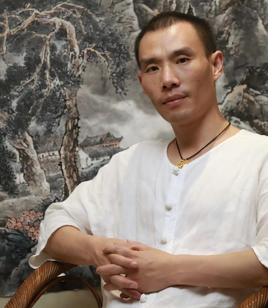 胡達(dá)民（國(guó)瓷紅葉畫(huà)院研究員）